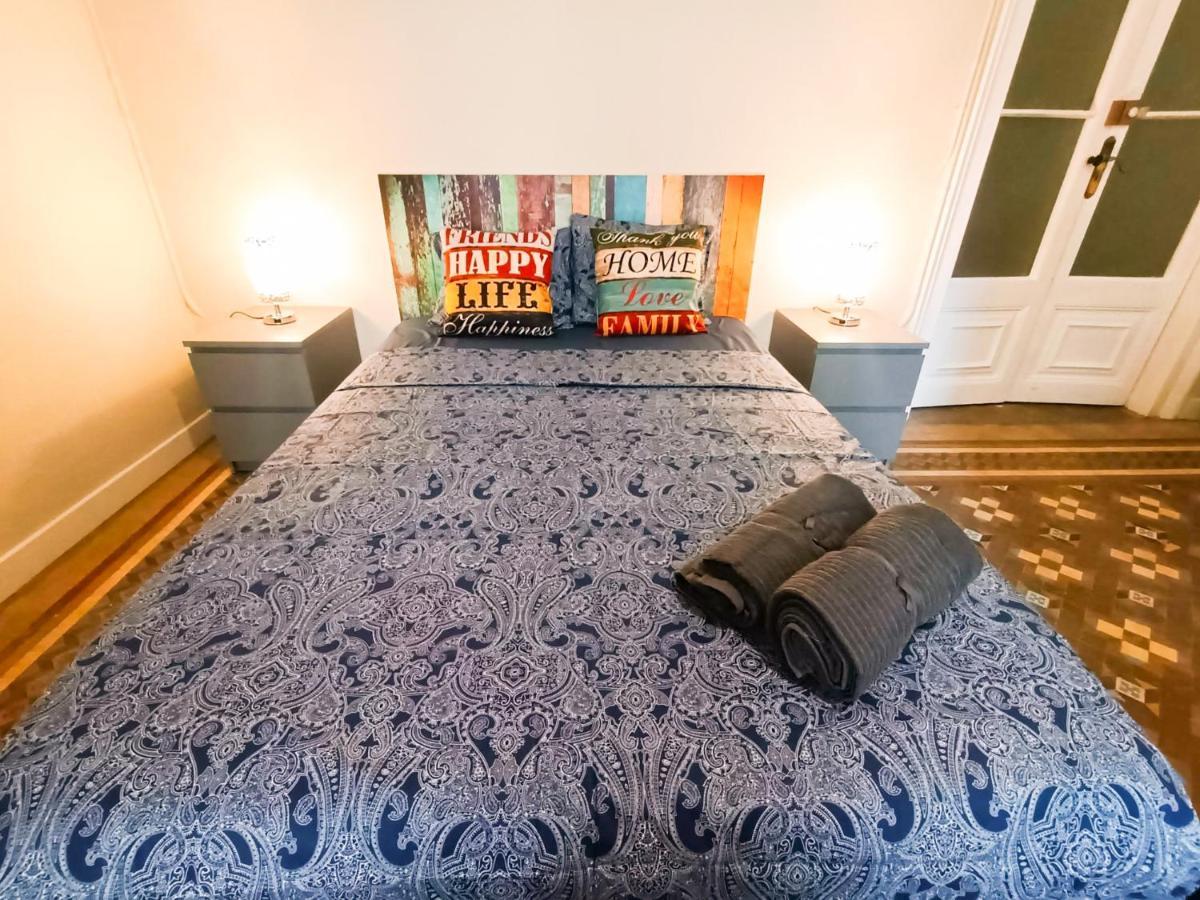 By Plaza Catalunya Rooms Barcelona Exterior foto