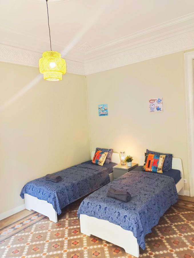 By Plaza Catalunya Rooms Barcelona Exterior foto