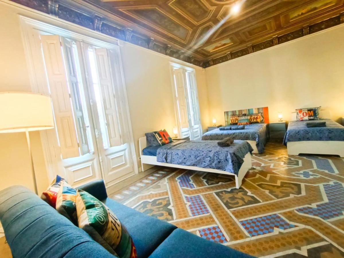 By Plaza Catalunya Rooms Barcelona Exterior foto